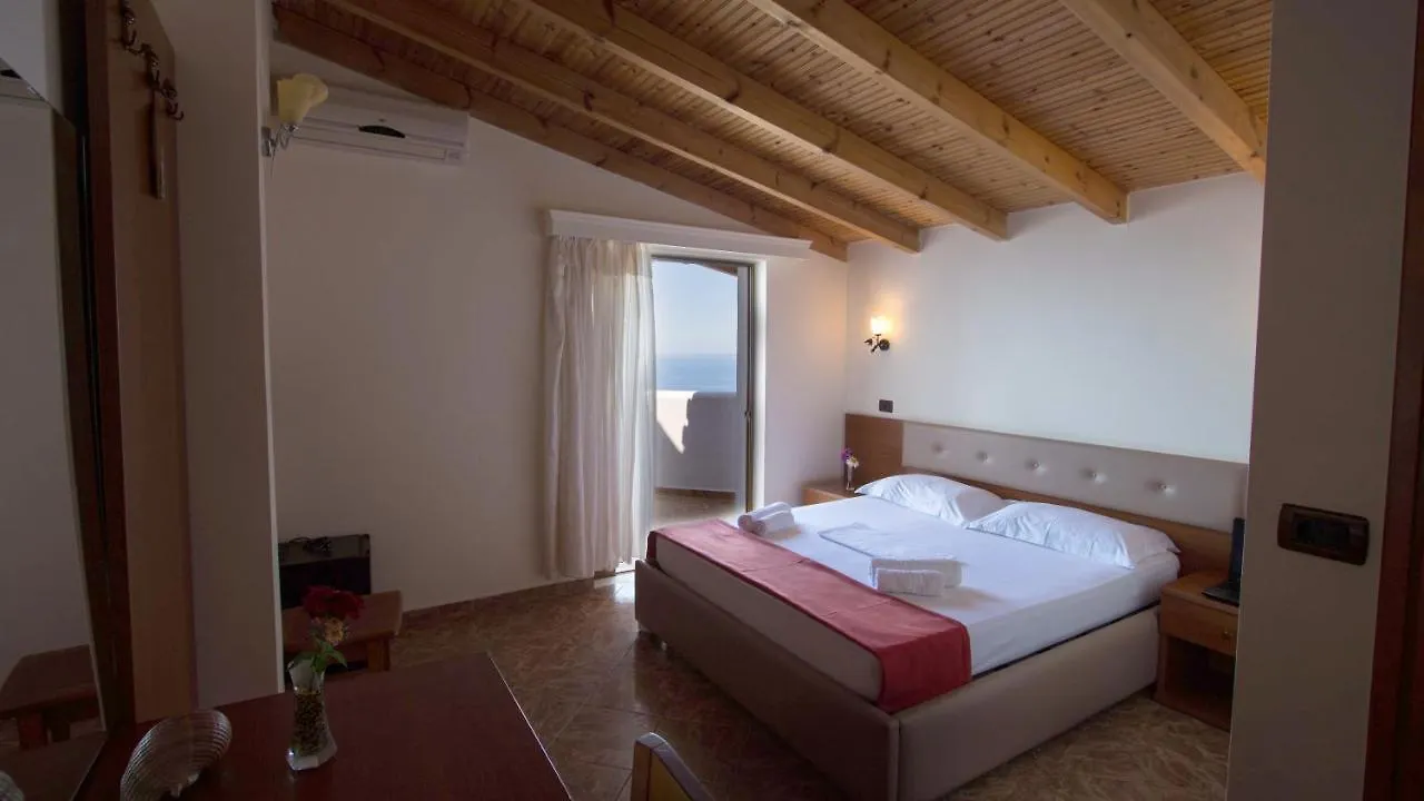 Paradise Lukova Hotel 4*,