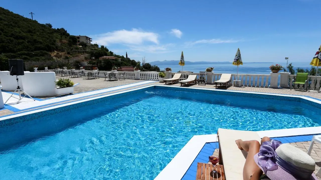 Paradise Lukova Hotel
