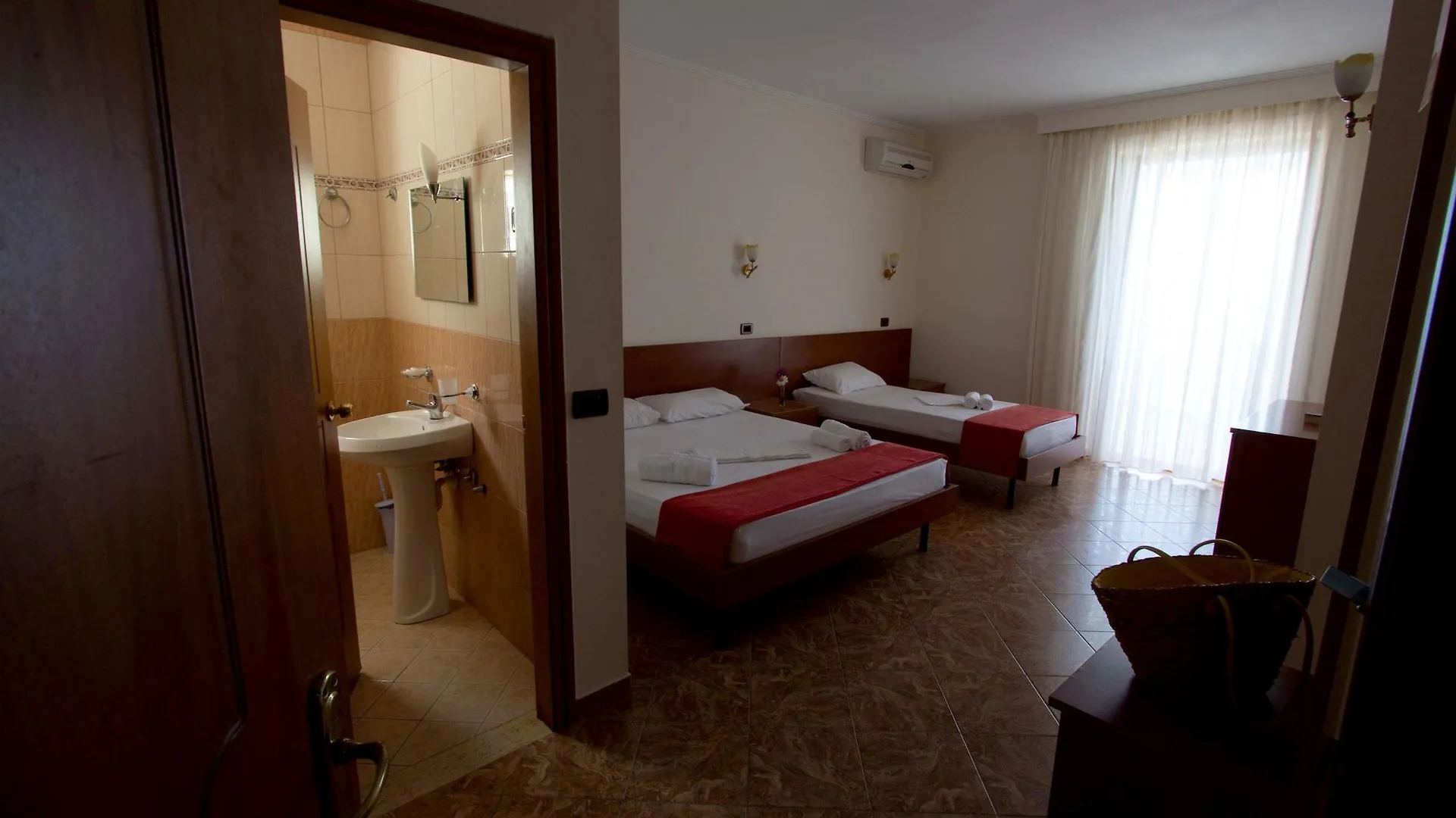 Paradise Lukova Hotel  Lukovë