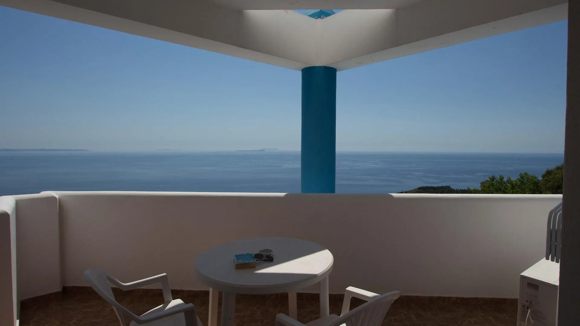 Paradise Lukova Hotel