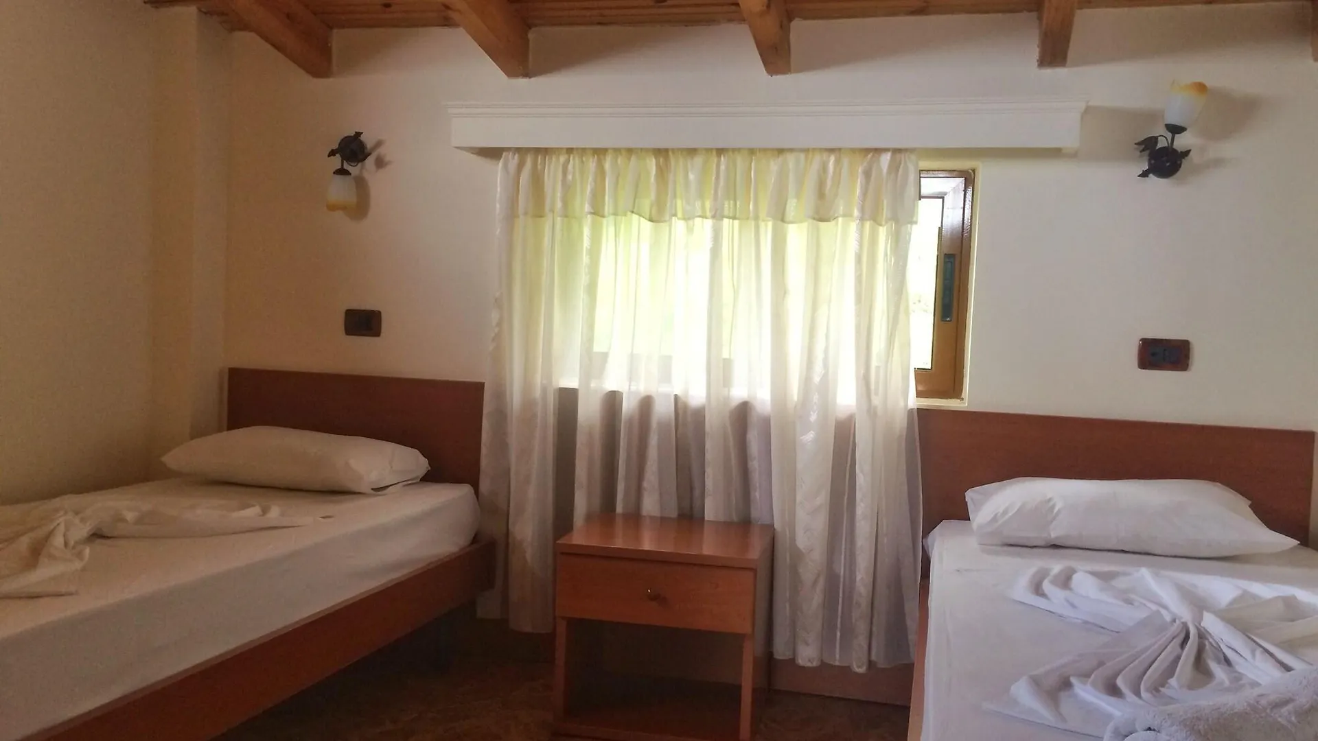 Paradise Lukova Hotel 4*,