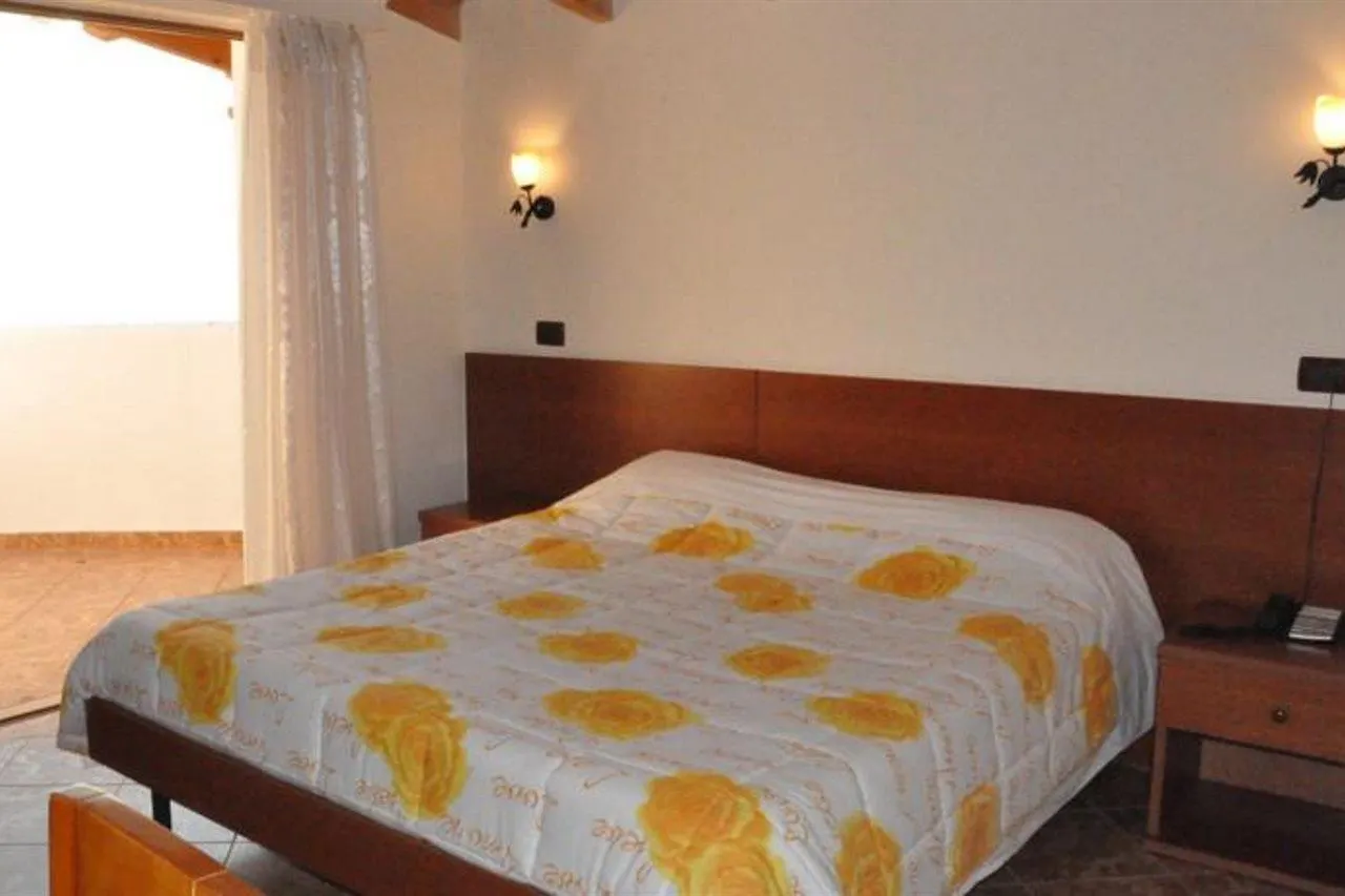 Paradise Lukova Hotel