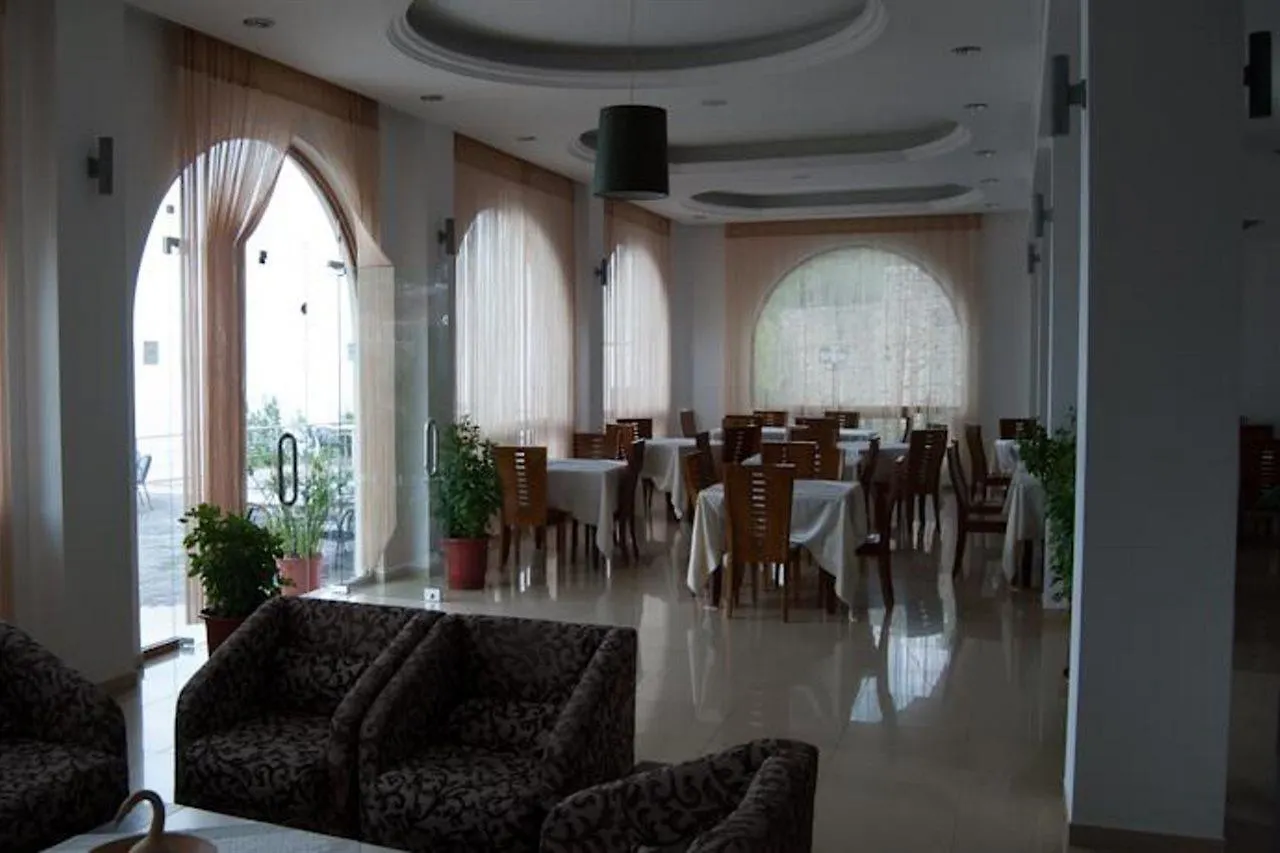 Paradise Lukova Hotel Albánia