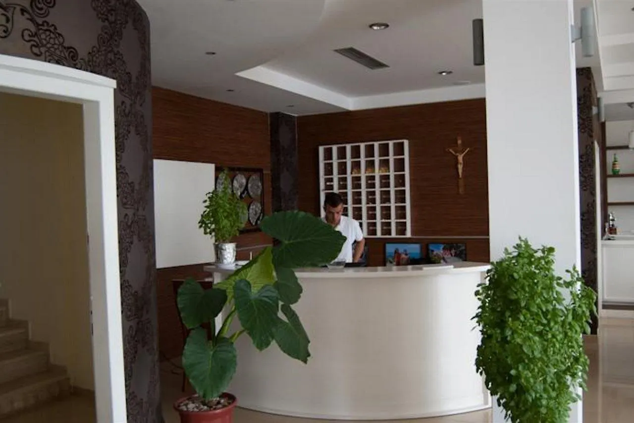 Paradise Lukova Hotel