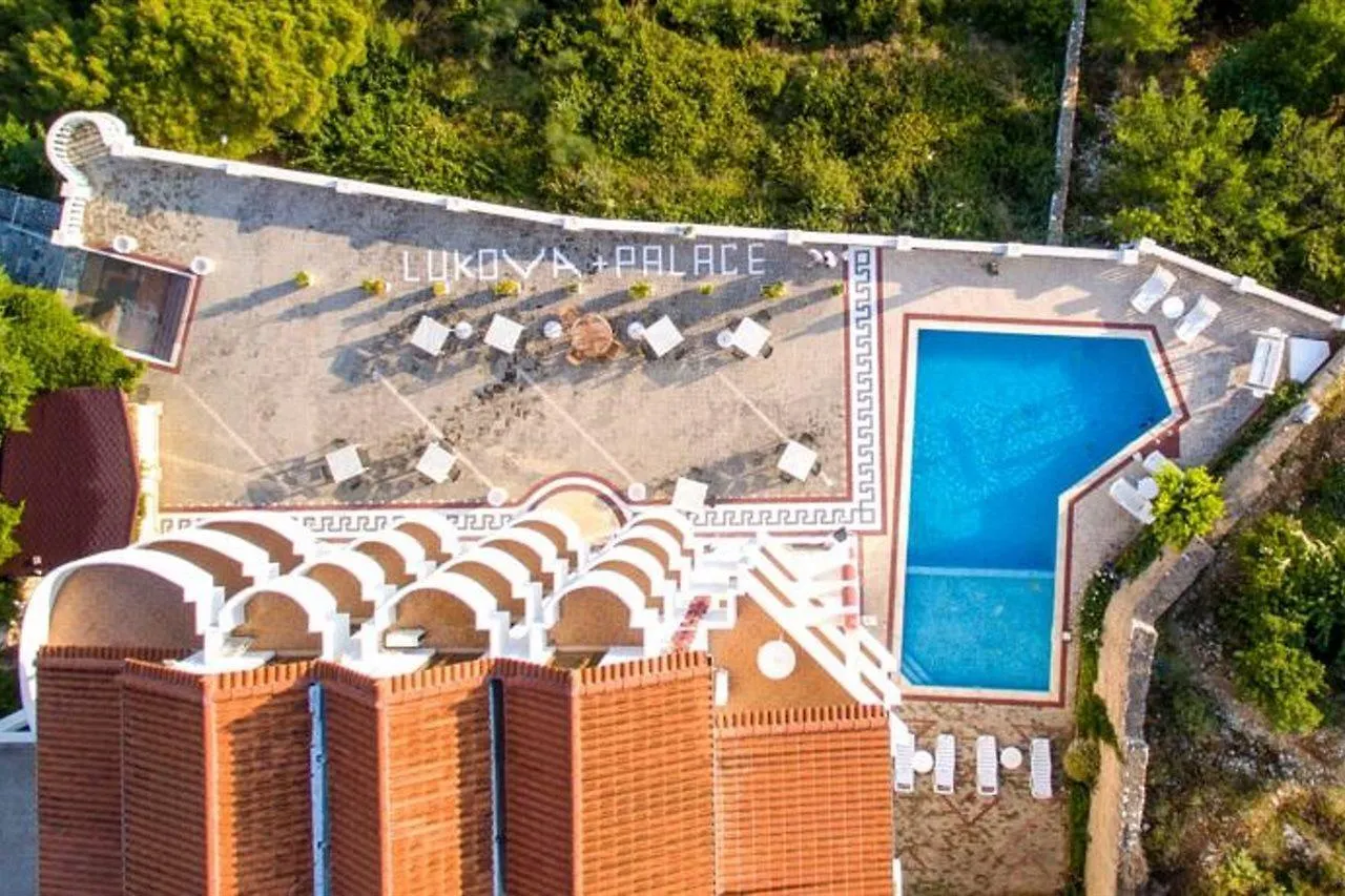 Paradise Lukova Hotel