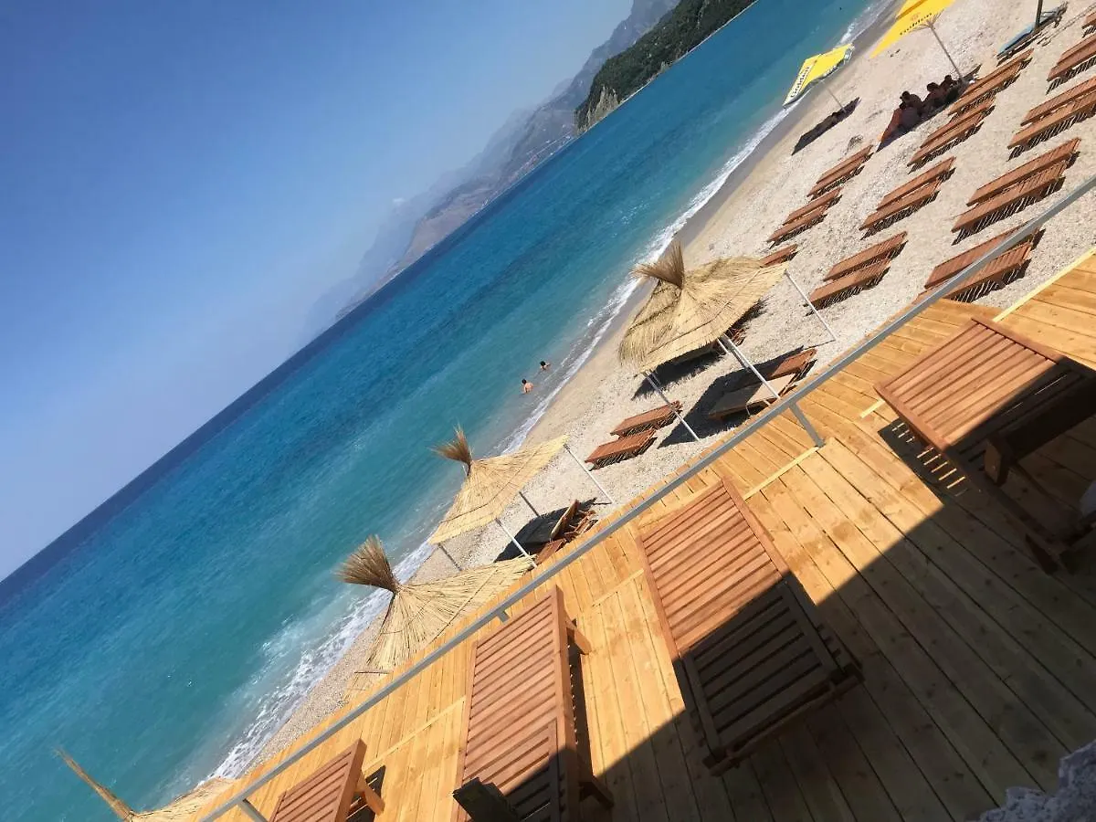 Paradise Lukova Hotel Albánia