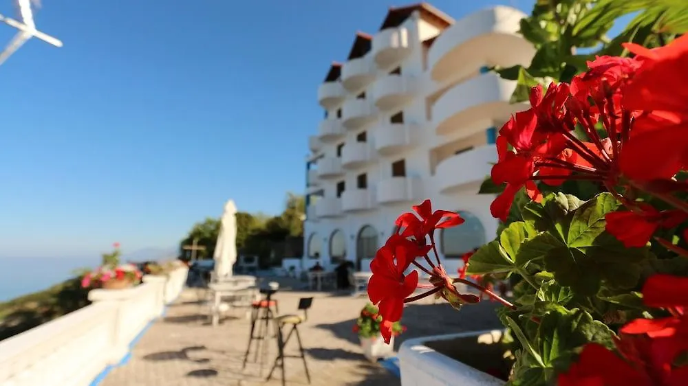 Paradise Lukova Hotel